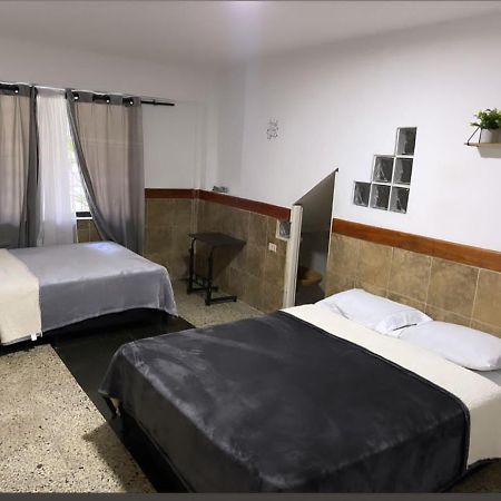 Casa Al Frente Del Pueblito Paisa Appartement Medellín Buitenkant foto