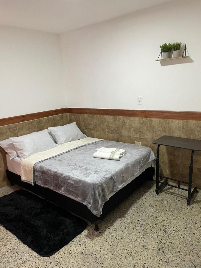 Casa Al Frente Del Pueblito Paisa Appartement Medellín Buitenkant foto