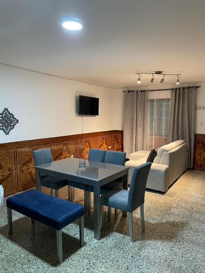 Casa Al Frente Del Pueblito Paisa Appartement Medellín Buitenkant foto