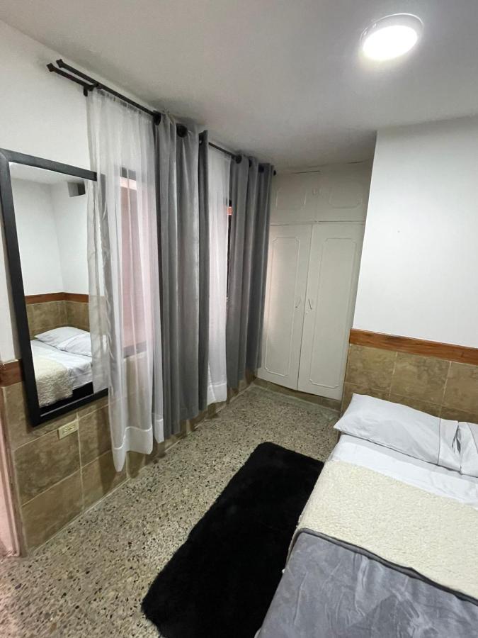 Casa Al Frente Del Pueblito Paisa Appartement Medellín Buitenkant foto
