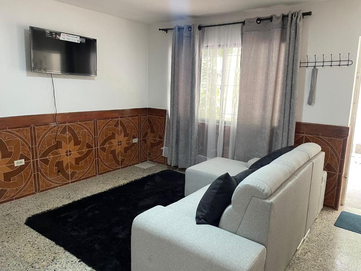 Casa Al Frente Del Pueblito Paisa Appartement Medellín Buitenkant foto