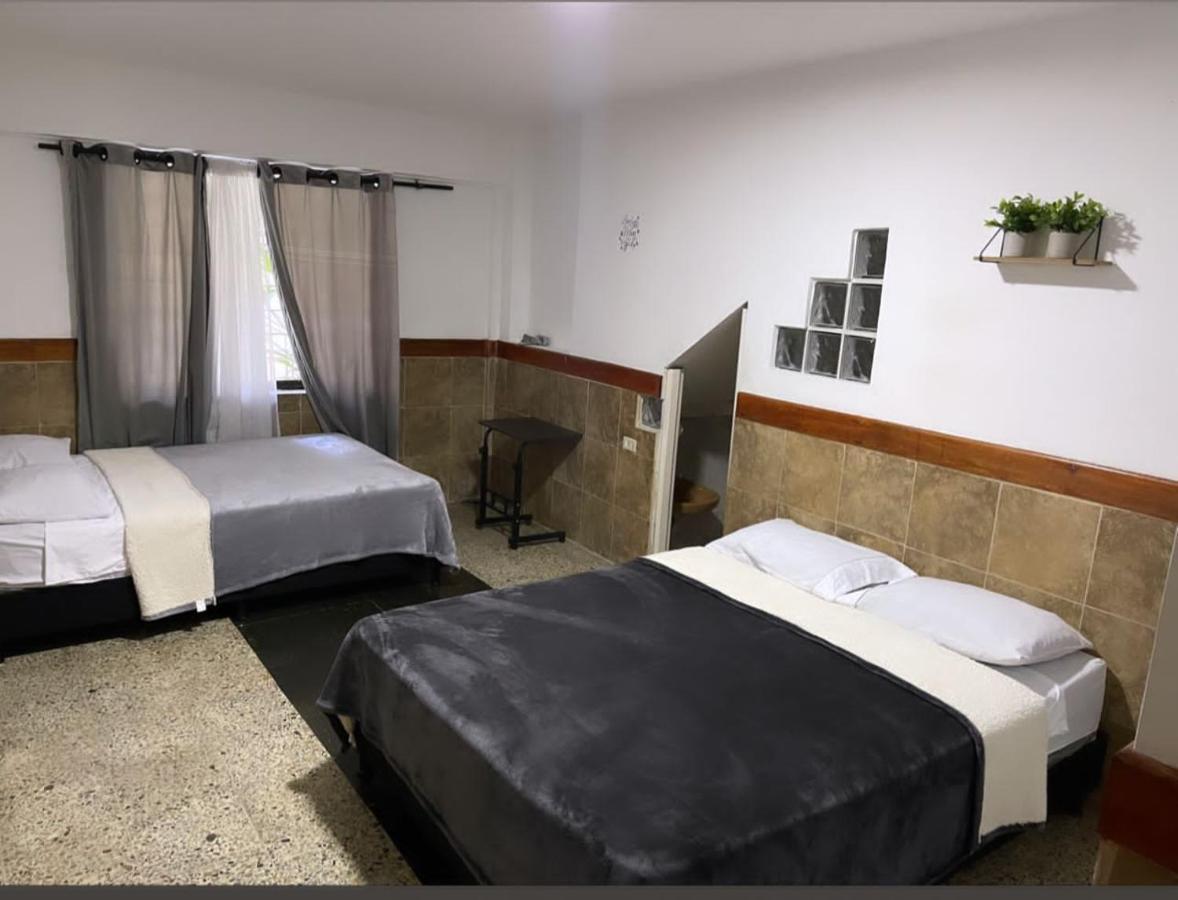 Casa Al Frente Del Pueblito Paisa Appartement Medellín Buitenkant foto